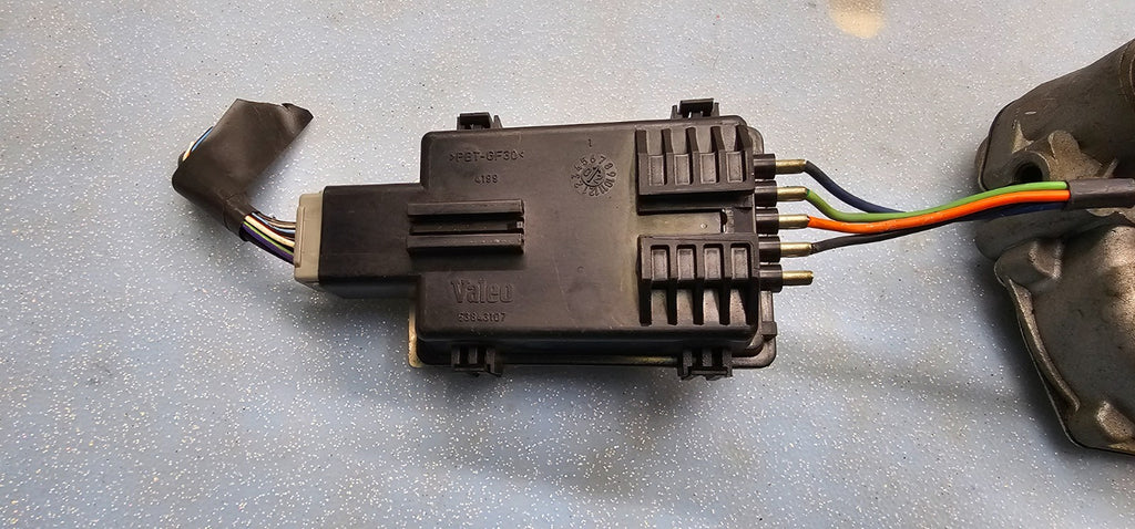 🔥2002-2005 Ford Explorer Back Glass Rear Wiper Motor Mounting Hardware Assembly