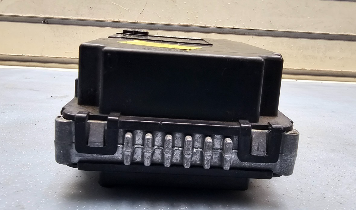 🔥07-11 Town Car Crown Victoria Grand Marquis LCM Lighting Control Module 4 Plug