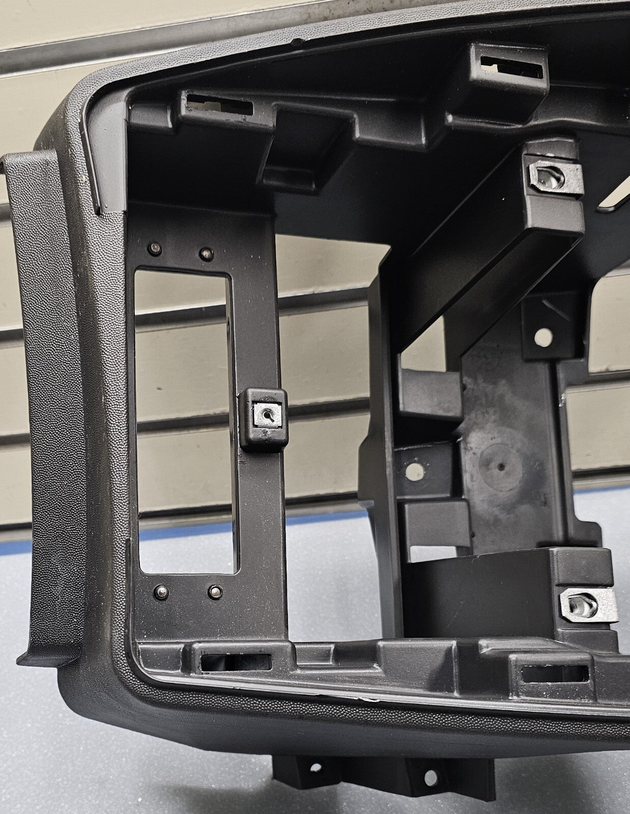 🔥03-07 CTS/SRX Center Dash Panel Radio Frame Housing Trim Bezel Support Ebony