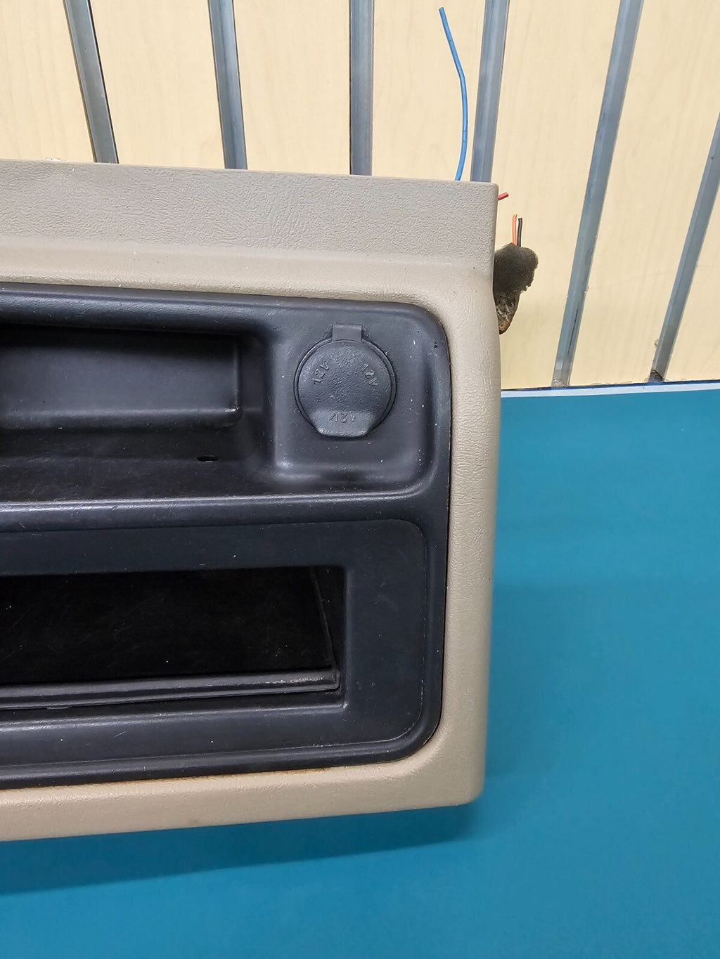 🔥03-06 SILVERADO SIERRA CENTER CONSOLE STORAGE BEZEL ASH TRAY TAN/BLACK OEM