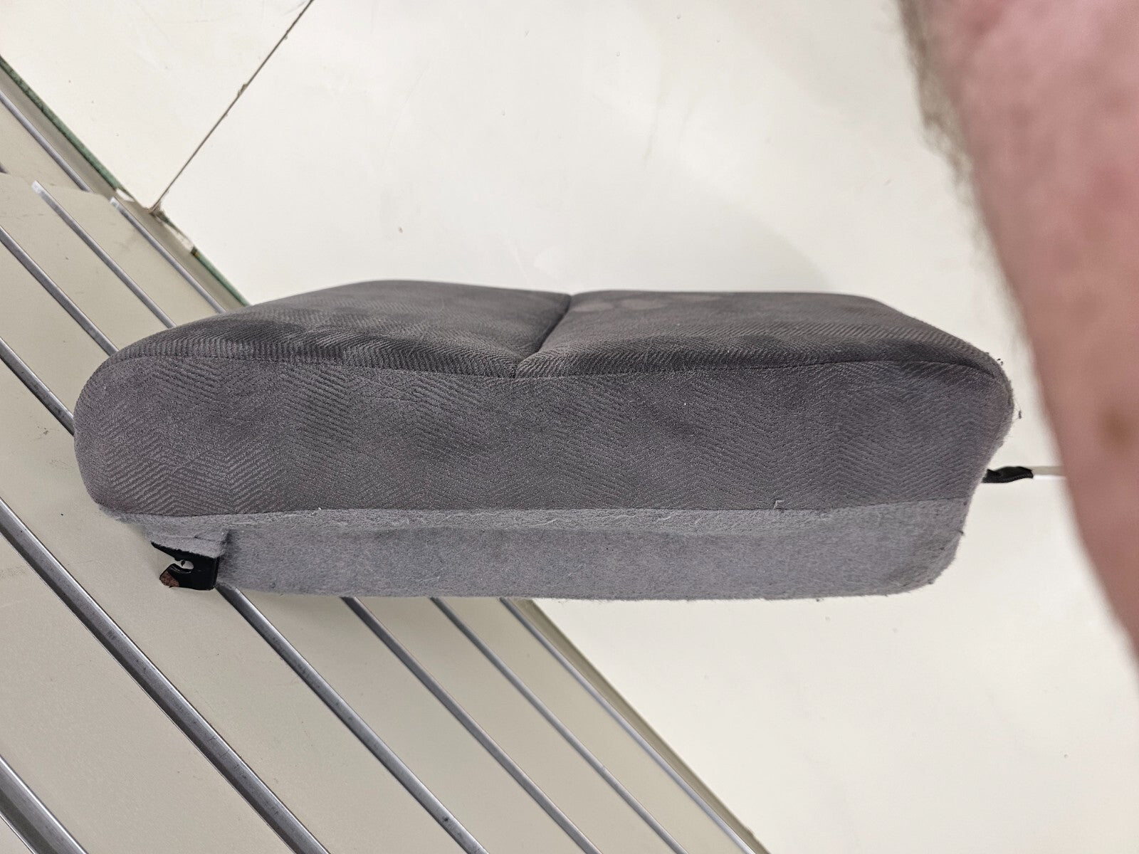 05-10 ODYSSEY 2ND ROW HEADREST CENTER CONSOLE ARM REST JUMP SEAT CLOTH GRAY OEM