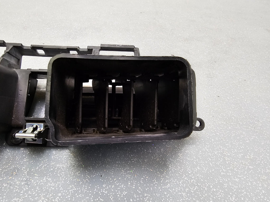🔥05-06 Chevrolet Equinox Pontiac Torrent Front Dash Hazard AC Air Vent Grill