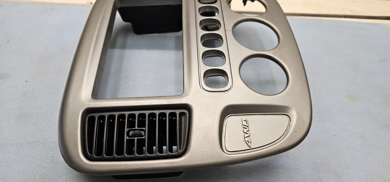 🔥01-07 ESCAPE CENTER DASH RADIO STEREO A/C CLIMATE TRIM BEZEL PANEL SILVER 