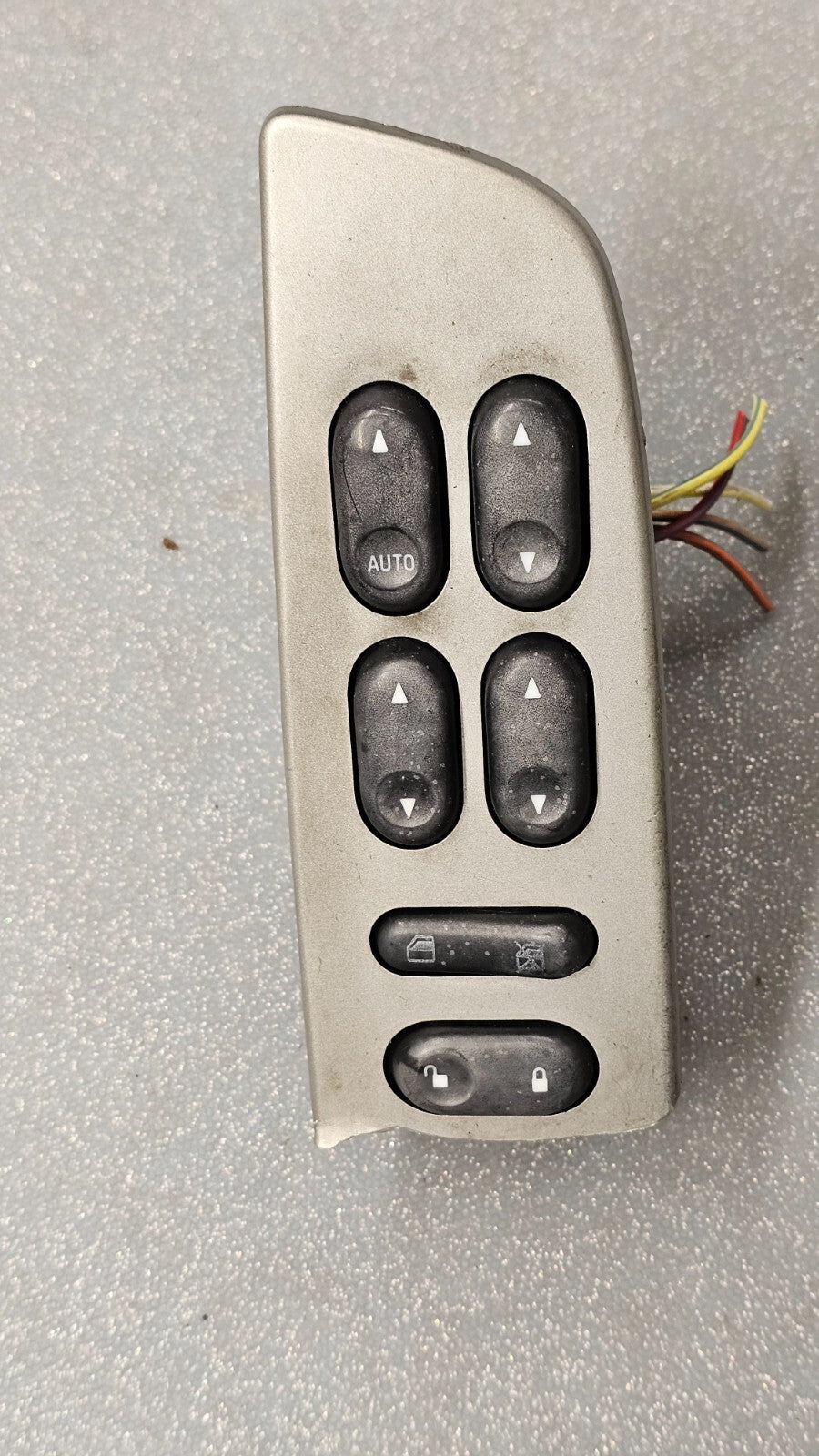 01-07 Escape Mariner Tribute Front Left Driver Master Door Window Switch Silver