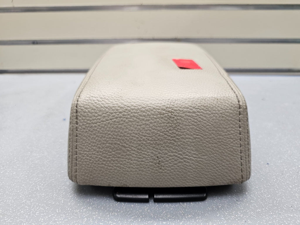 🔥10-14 LEGACY OUTBACK CENTER CONSOLE ARMREST LID COVER TOP PAD ASSEMBLY TAN OEM