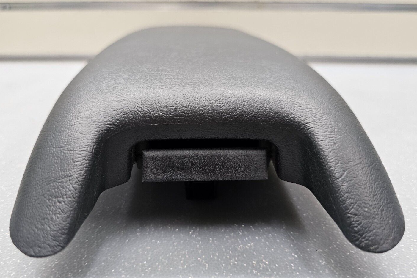 🔥94-97 Blazer Jimmy Sonoma S10 Bravada Armrest Center Console Lid Top Pad Black