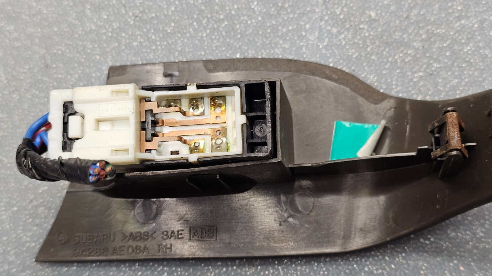 🔥00-04 Outback Legacy Front Right Passenger Side Window Control Switch Black
