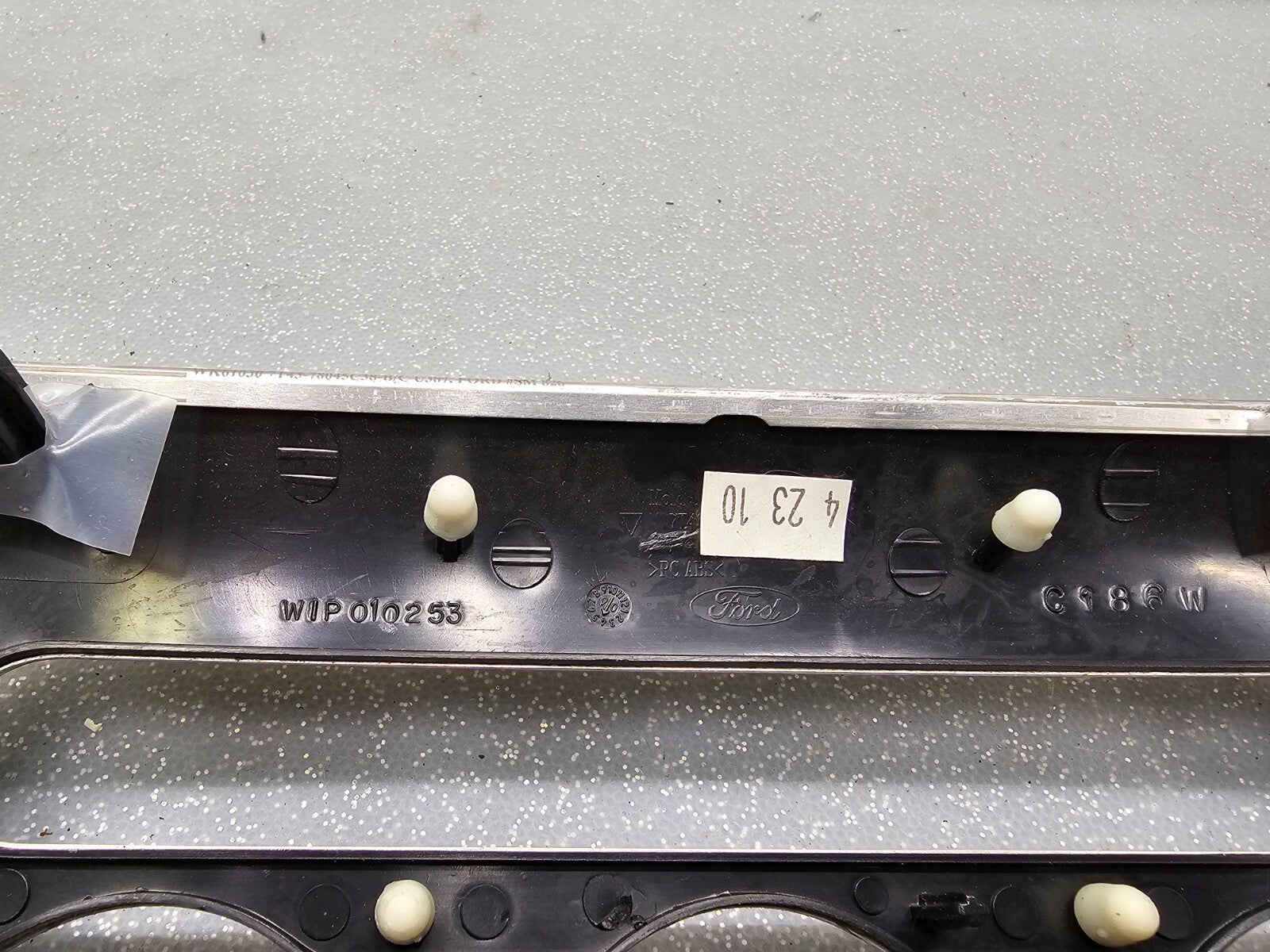 🔥07-10 Ford Edge Front Center Dash Bezel Radio Storage Climate Control SILVER