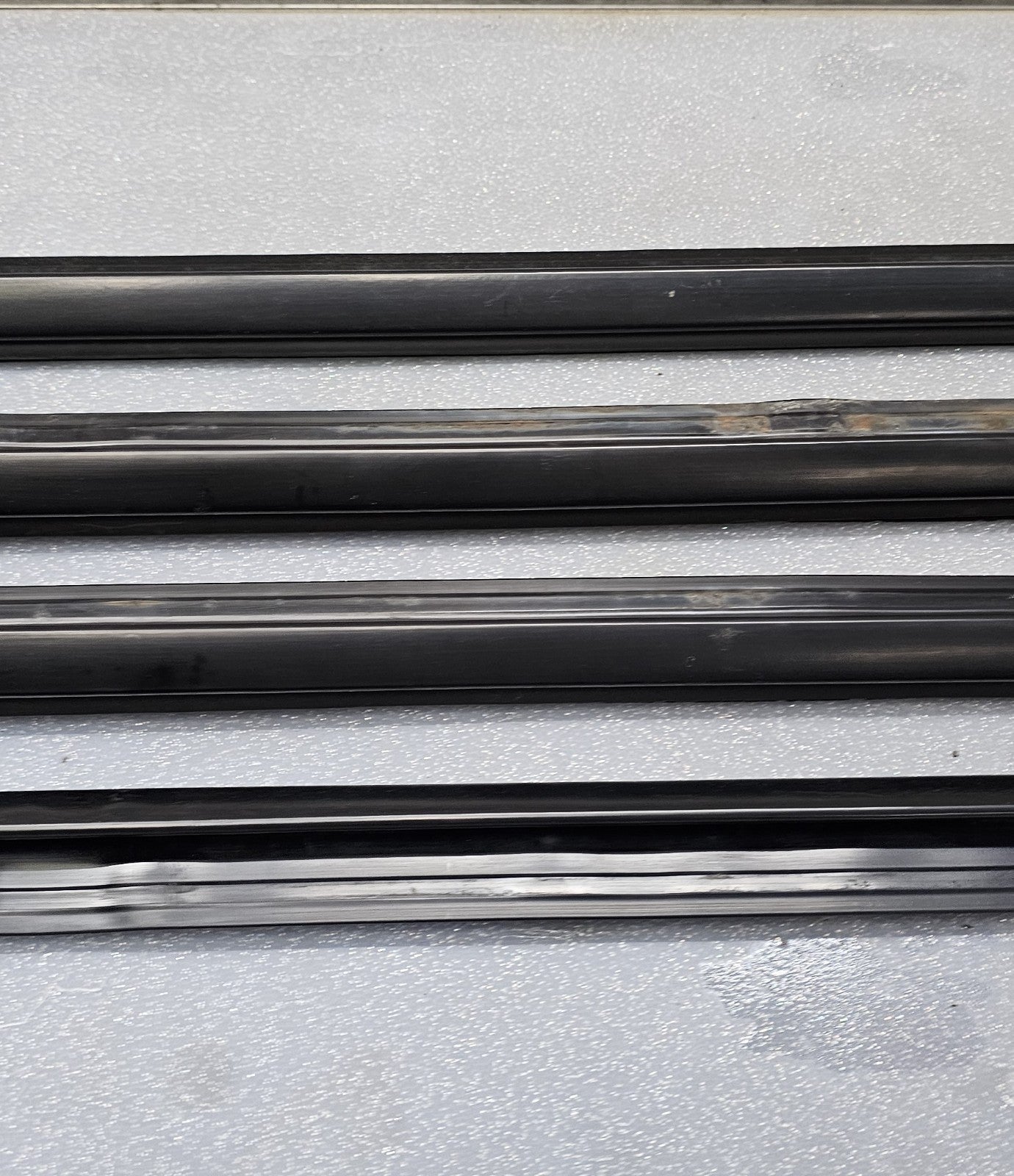 🔥03-07 SATURN ION 4-DOOR OUTSIDE WINDOW BELT TRIM MOLDINGS OEM GM