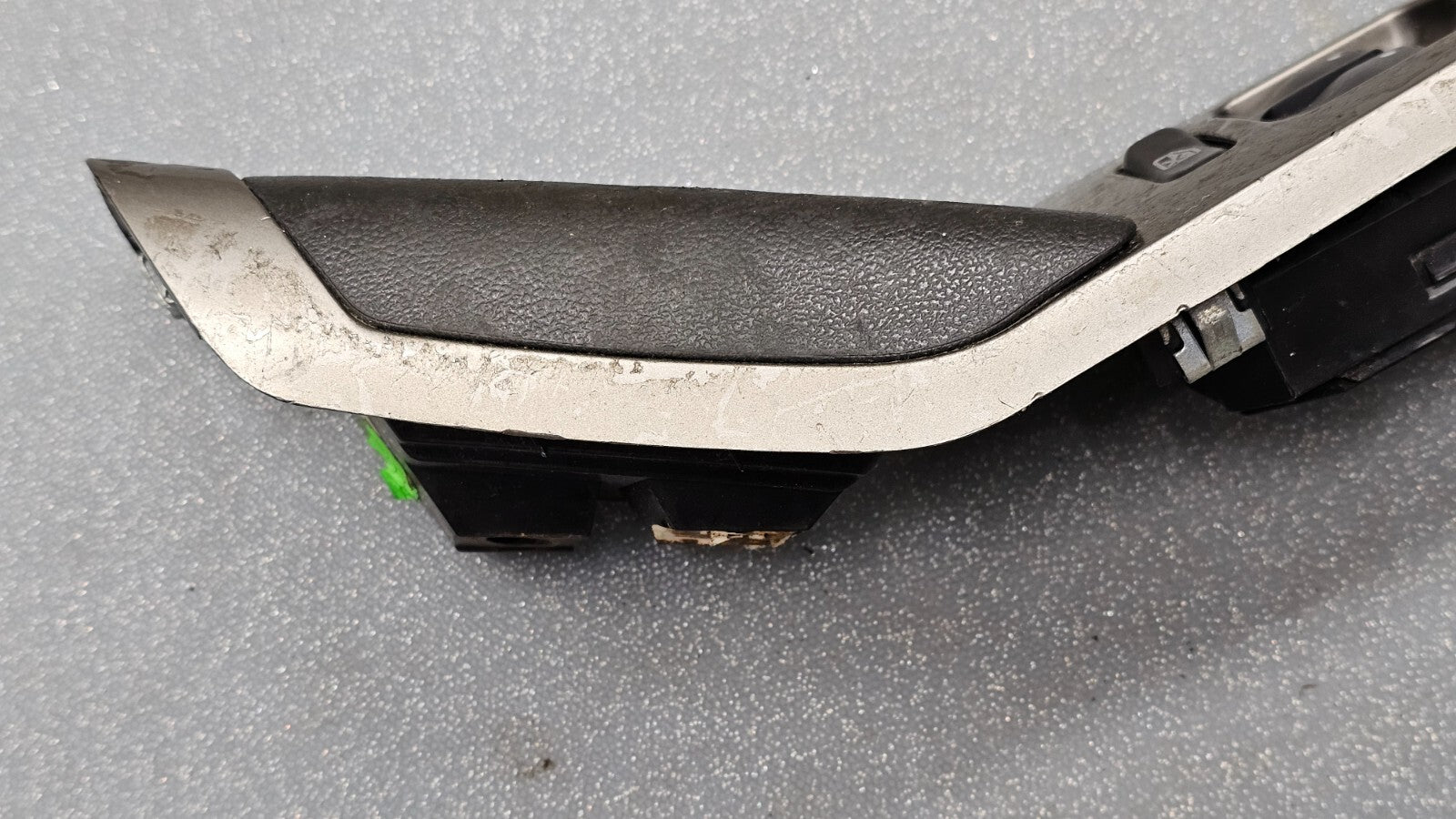 🔥05-08 Pontiac G6 Left Driver Master Power Door Window Switch Assembly SILVER