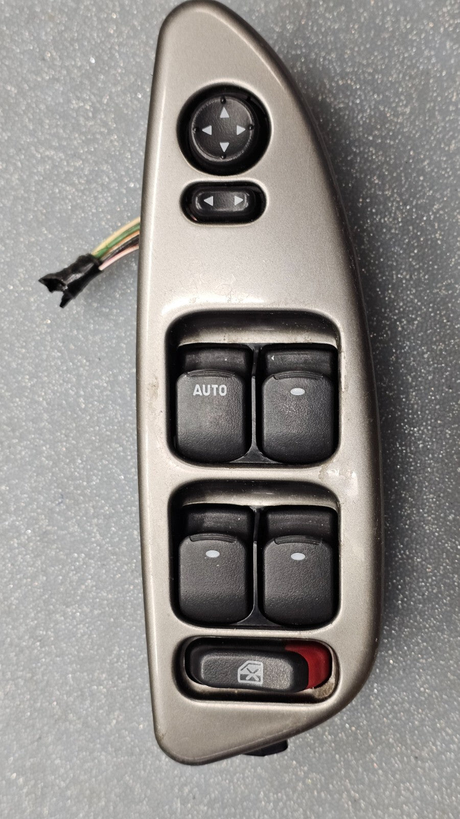 04-07 MALIBU LEFT DRIVER MASTER POWER WINDOW DOOR CONTROL SWITCH ASSEMBLY SILVER