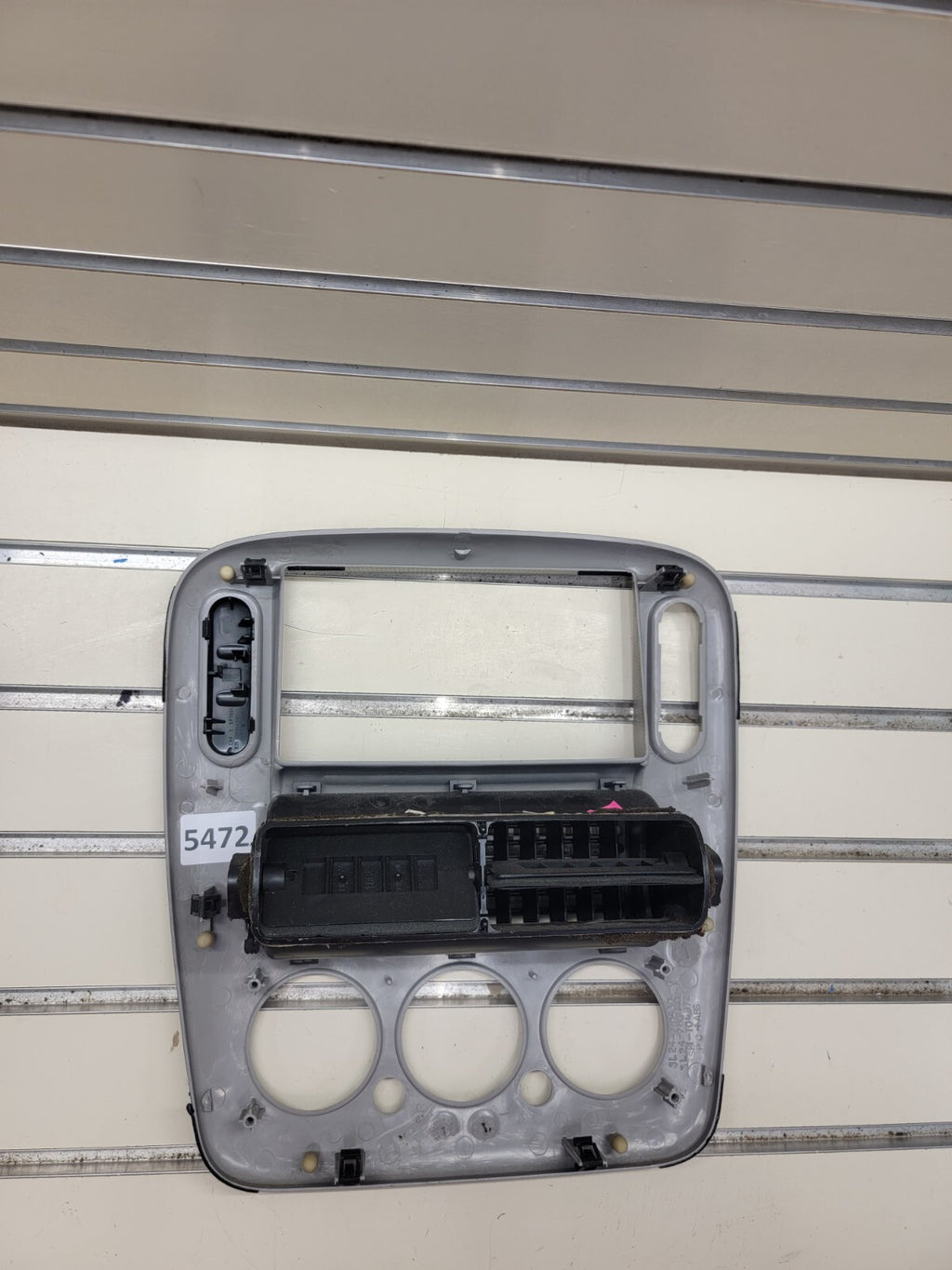 02-05 FORD EXPLORER RADIO AUDIO CLIMATE TEMPERATURE CONTROL BEZEL TRIM silver