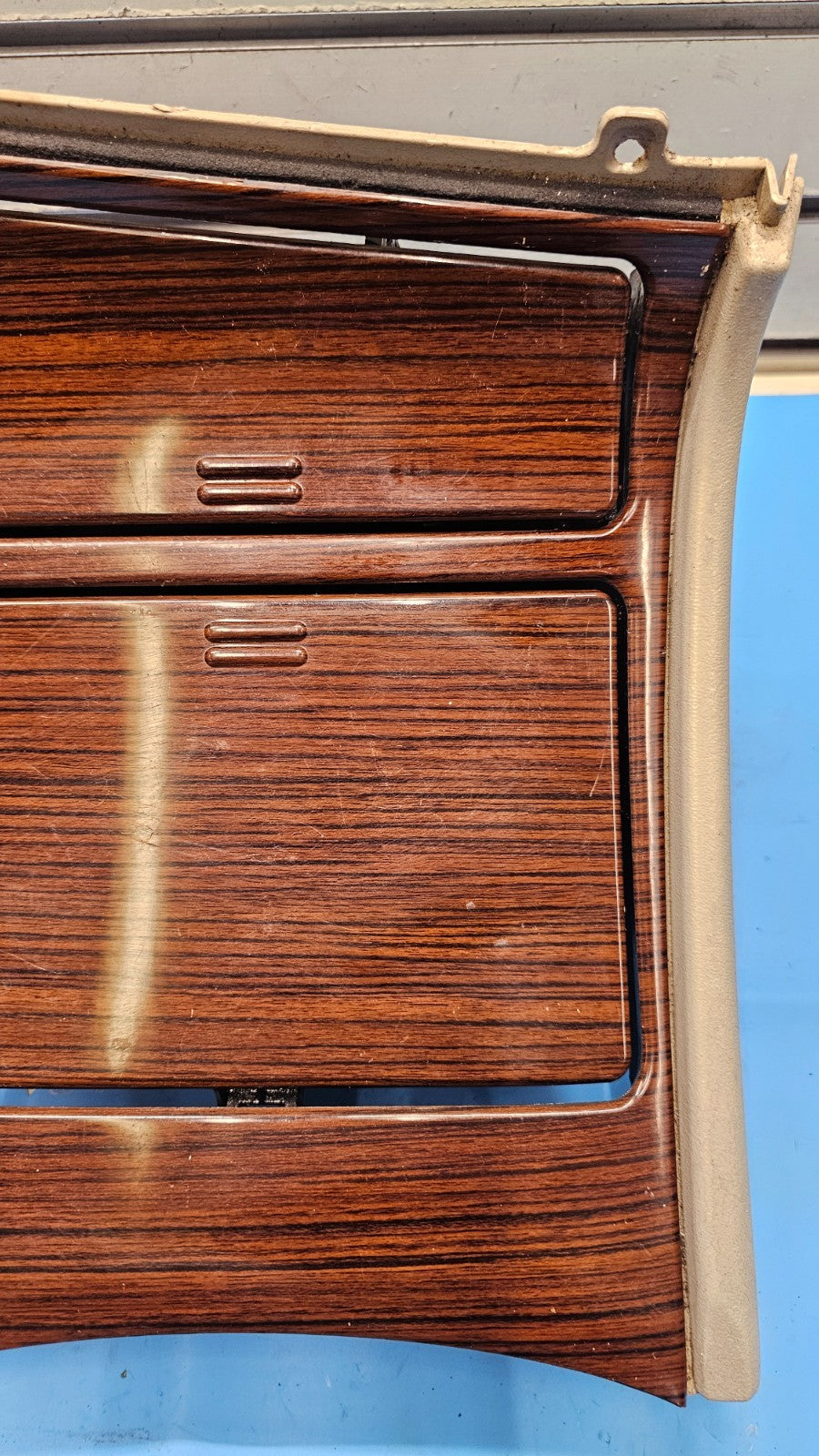 🔥01-02 Cadillac Escalade Lower Center Console Woodgrain Cup Holder Bezel