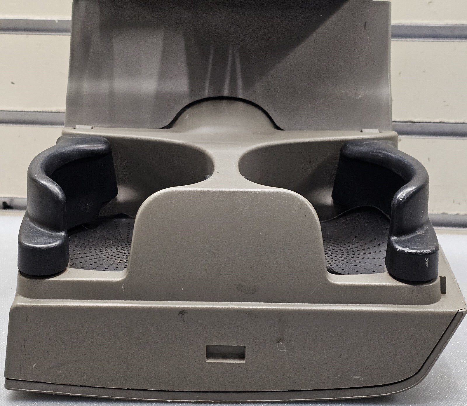 02-05Dodge RAM Dash 2 CUP HOLDER DRINK HOLDER CENETER CONSOLE Light TAN CH7