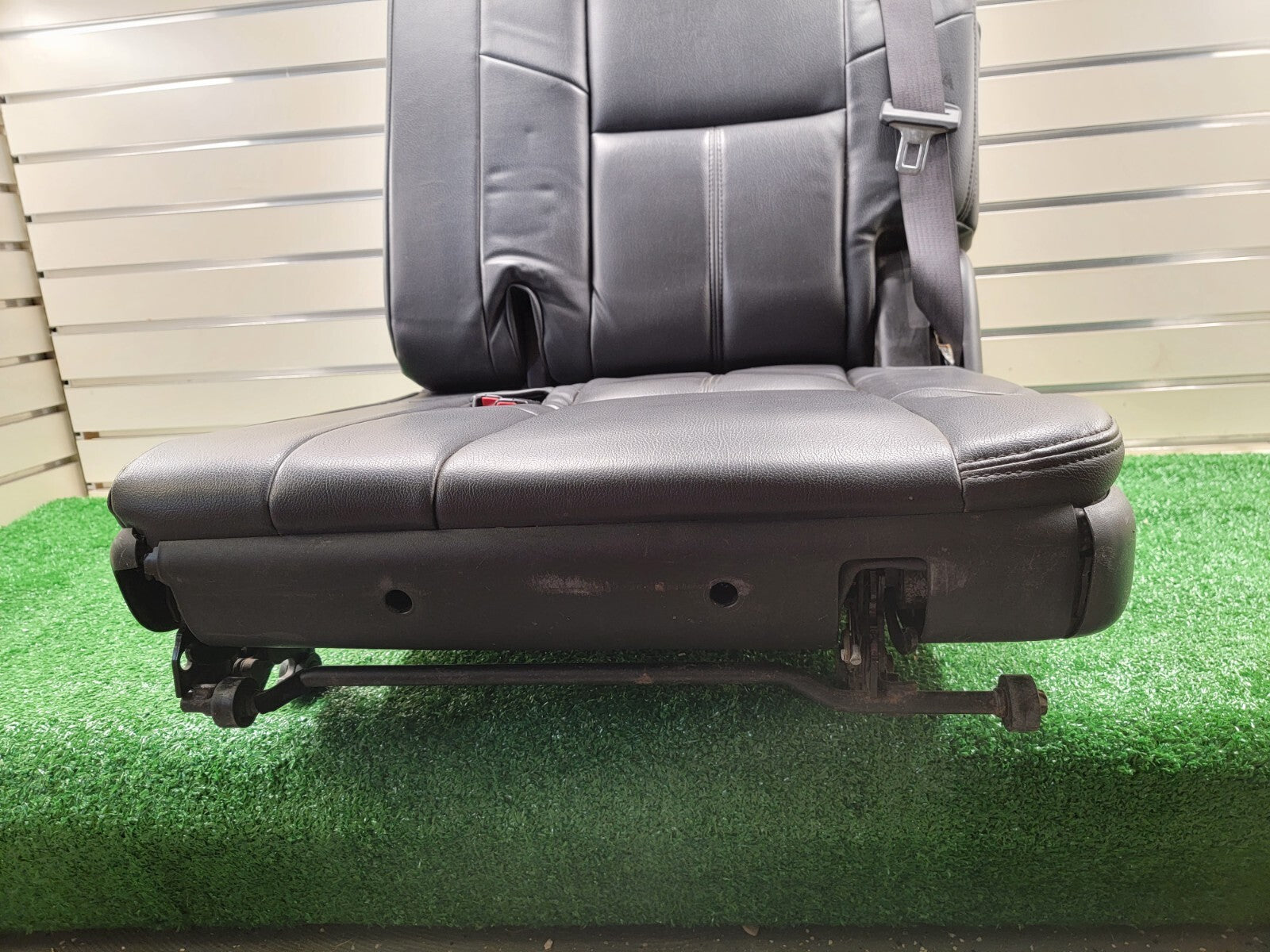 07-14 Escalade Suburban Tahoe Yukon Third 3rd Row Seat Leather RIGHT black