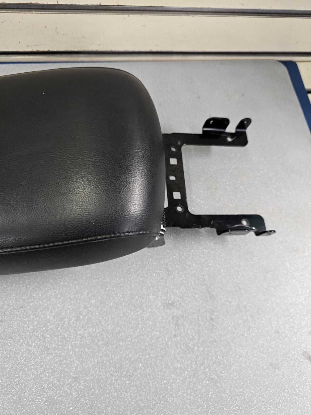 🔥09-14 NISSAN MURANO CENTER FRONT CONSOLE ARM REST LID PAD COVER LEATHER OEM