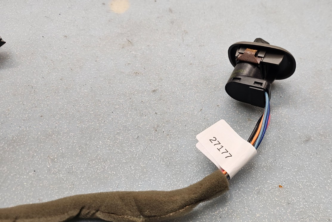 🔥02-09 TRAILBLAZER ENVOY A LEFT DRIVER POWER MIRROR DOOR CONTROL SWITCH GRAY