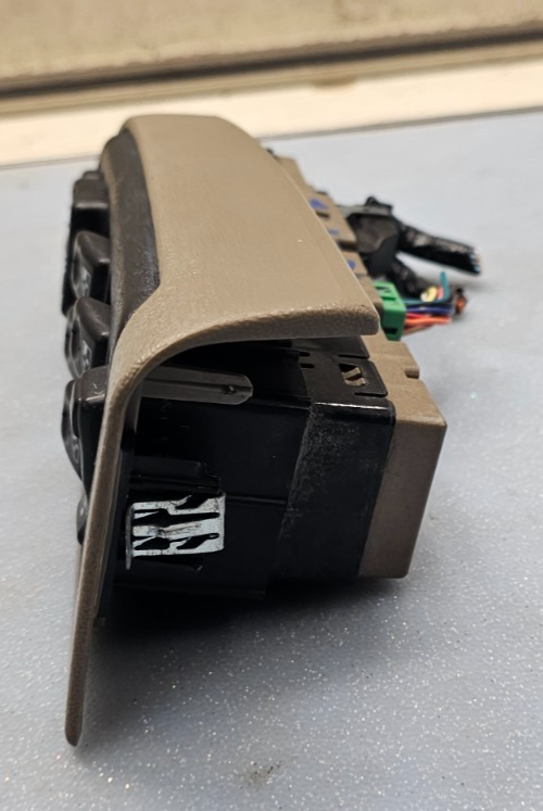 2003-2006 CHEVY SILVERADO SUBURBAN GMC YUKON DRIVER POWER WINDOW SWITCH TAN OEM