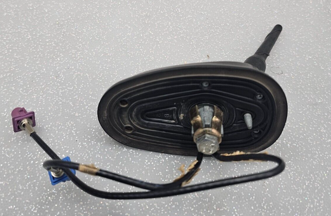 03-06 Silverado Tahoe Sierra Yukon Denali Front GPS AM FM Radio Roof Antenna OEM