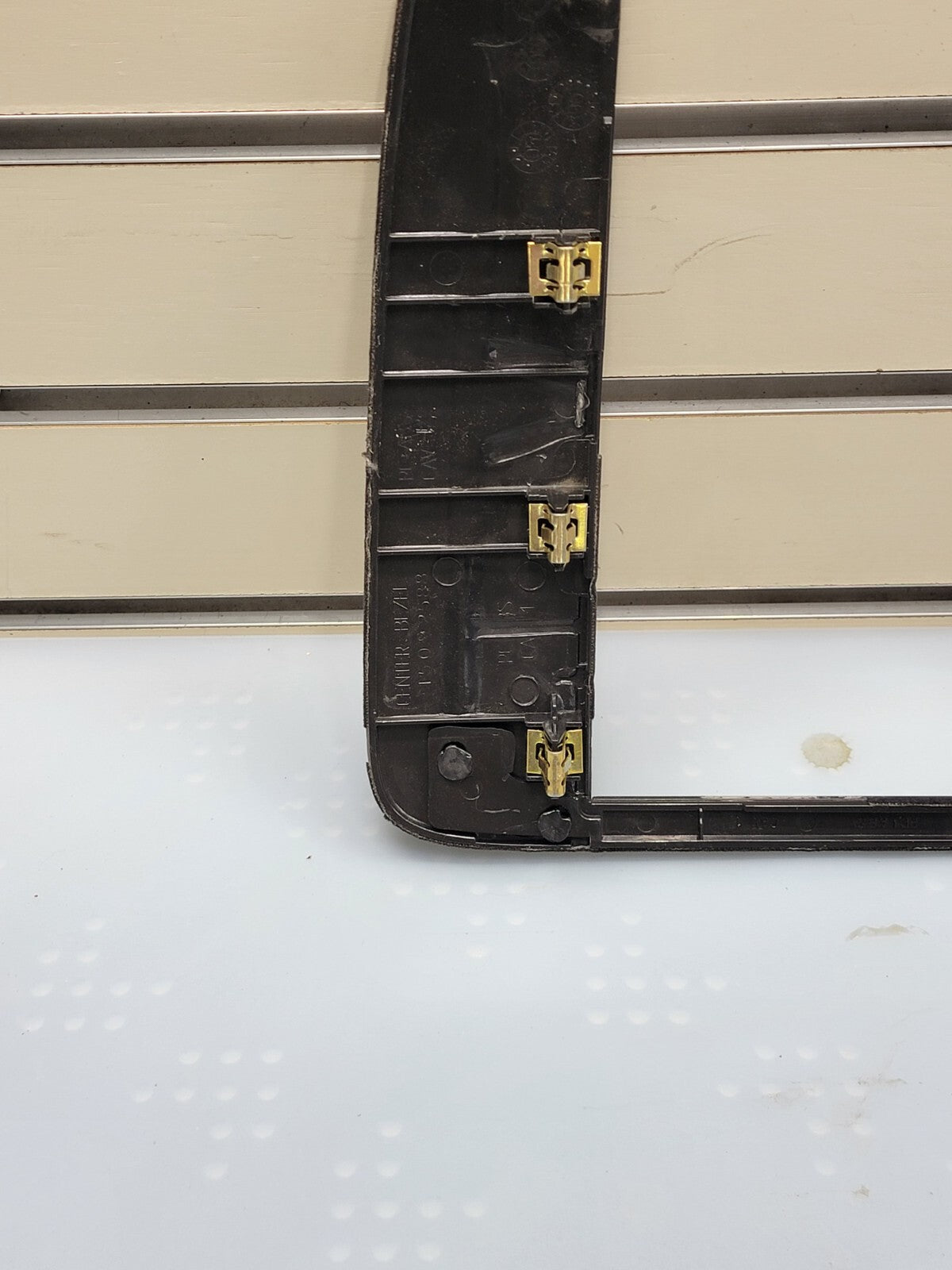 🔥07-13 SUBURBAN TAHOE YUKON CENTER DASH RADIO BEZEL TRIM SILVER