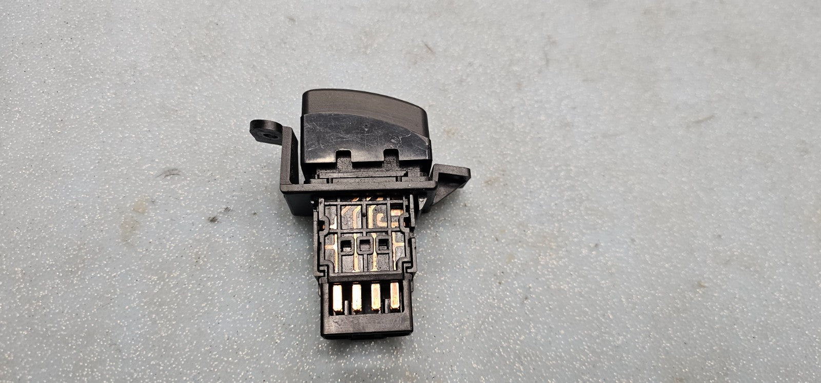 🔥00-04 SUBARU OUTBACK SEDAN 4-DR EMERGENCY HAZARD CONTROL SWITCH BUTTON BLACK