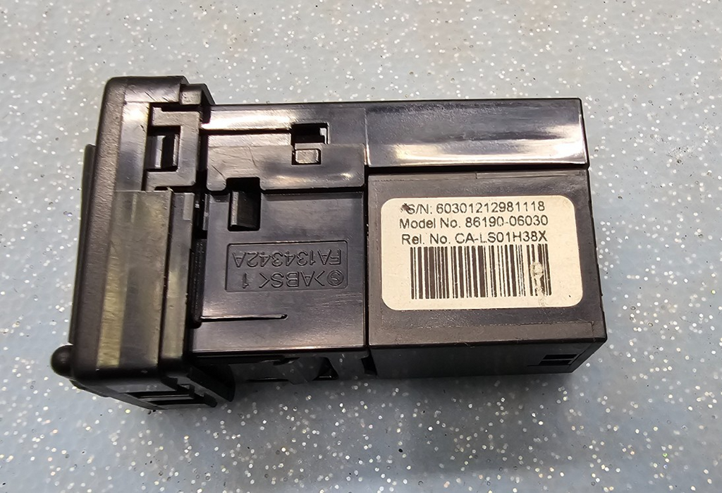 🔥12-14 Toyota Camry AUX USB Outlet Jack Adapter Stereo Assembly OEM