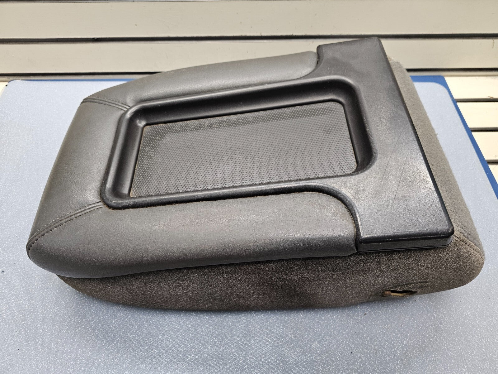 🔥99-06 SILVERADO SIERRA Center Console JUMP SEAT Armrest Leather Gray/Black JS4