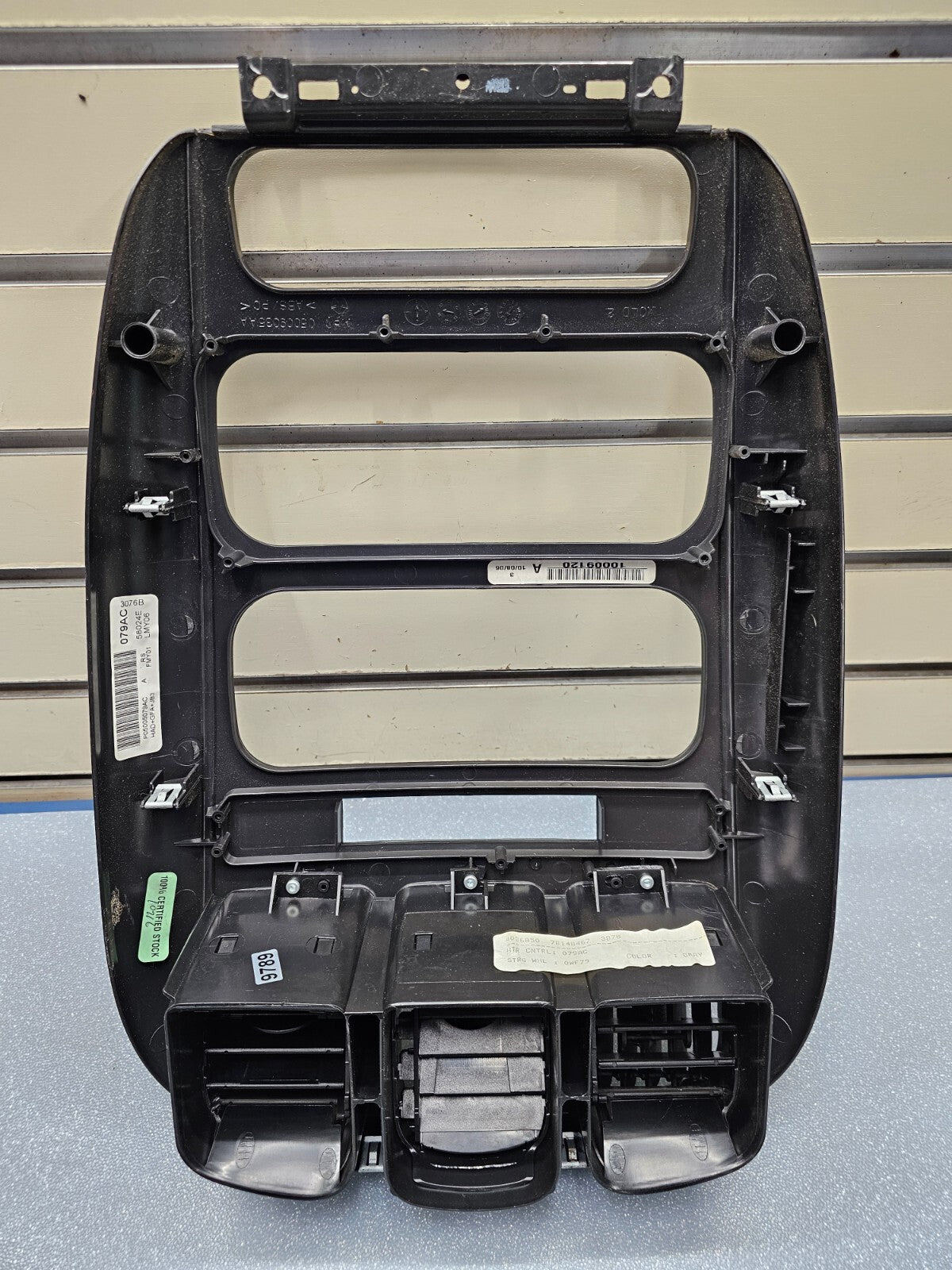 🔥01-07 Caravan Town Country Dash Radio Stereo Climate TRIM Panel Bezel Black