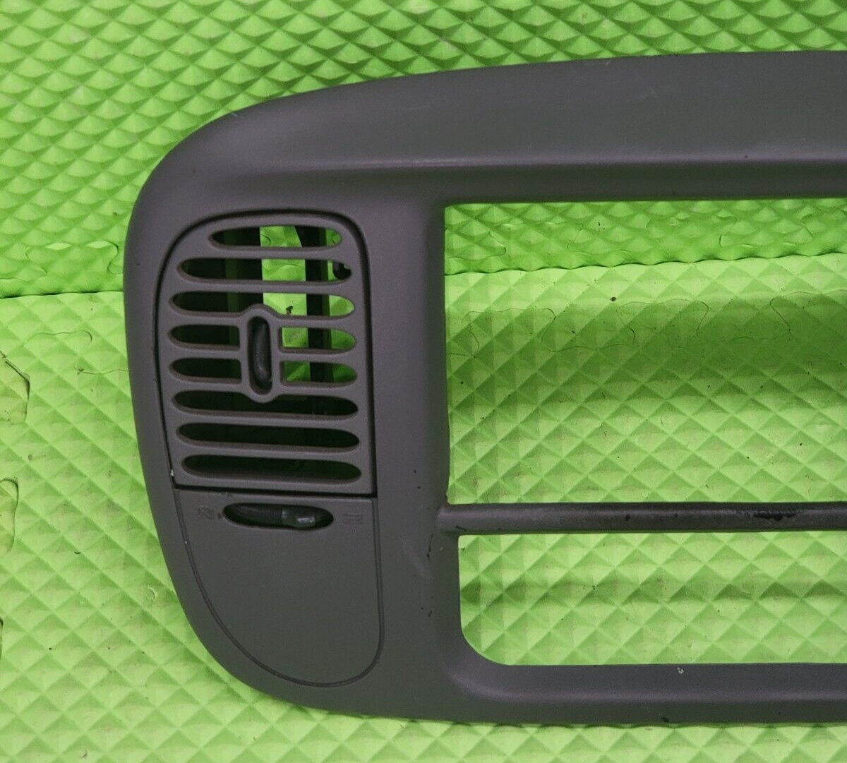 🔥1997-2003 Ford F150 Center Dash Radio Climate BEZEL TRIM Panel Line Gray B1