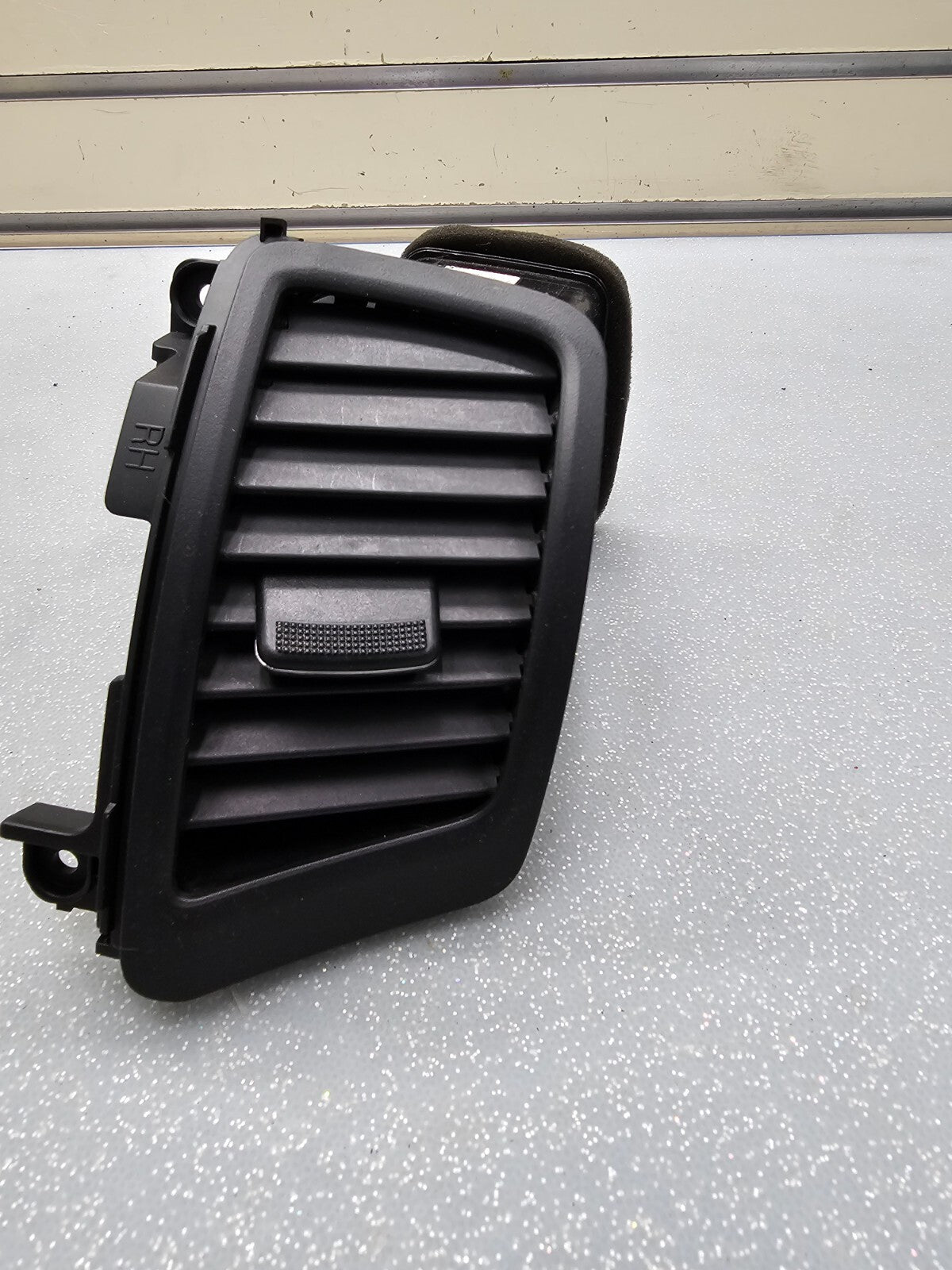 🔥11-13 Kia Sorento Dash AC Heater Filter Air Vent Duct Assembly Grille Black