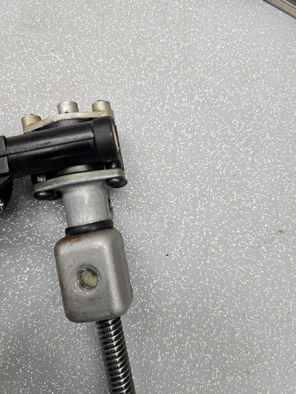 08-15 Nissan Titan driver seat forward back adjustment motor Assembly NON MEMORY