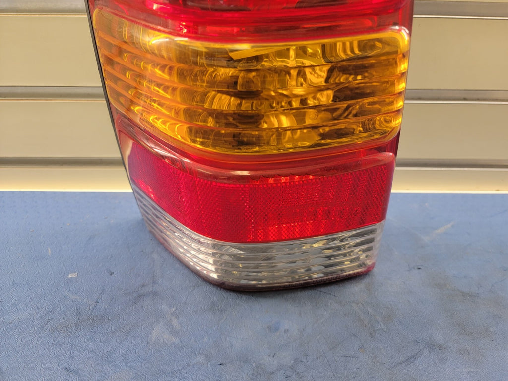 🔥2001-2007 Ford Escape left driver Side Tail Lamp OEM 6L8Z-13404-DA