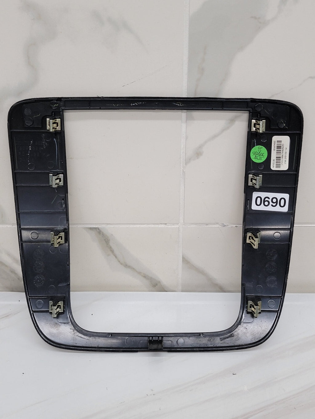 09-14 Chevrolet GMC Chevy saburban OEM Center Dash Panel Radio Trim  WOODGRAIN