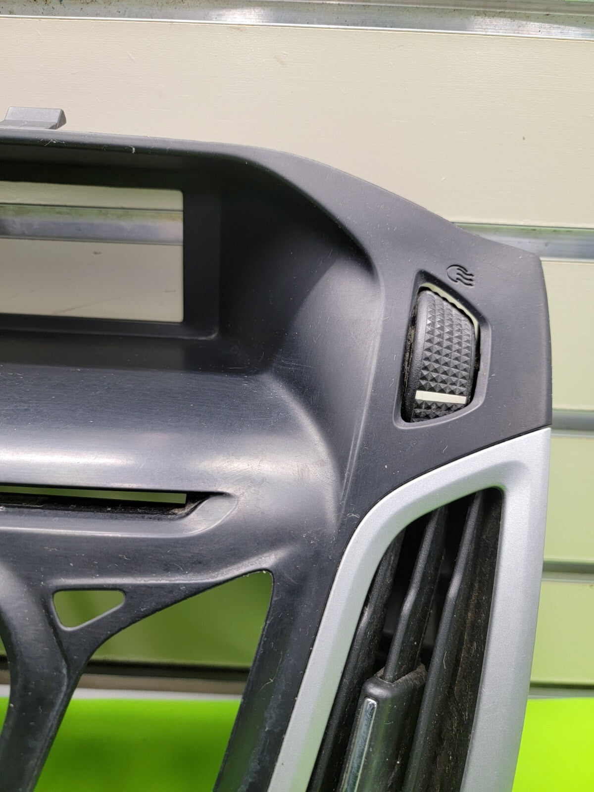 🔥12-14 FORD FOCUS FRONT CENTER AIR VENT GRILLE RADIO DISPLAY PANEL BEZEL TRIM