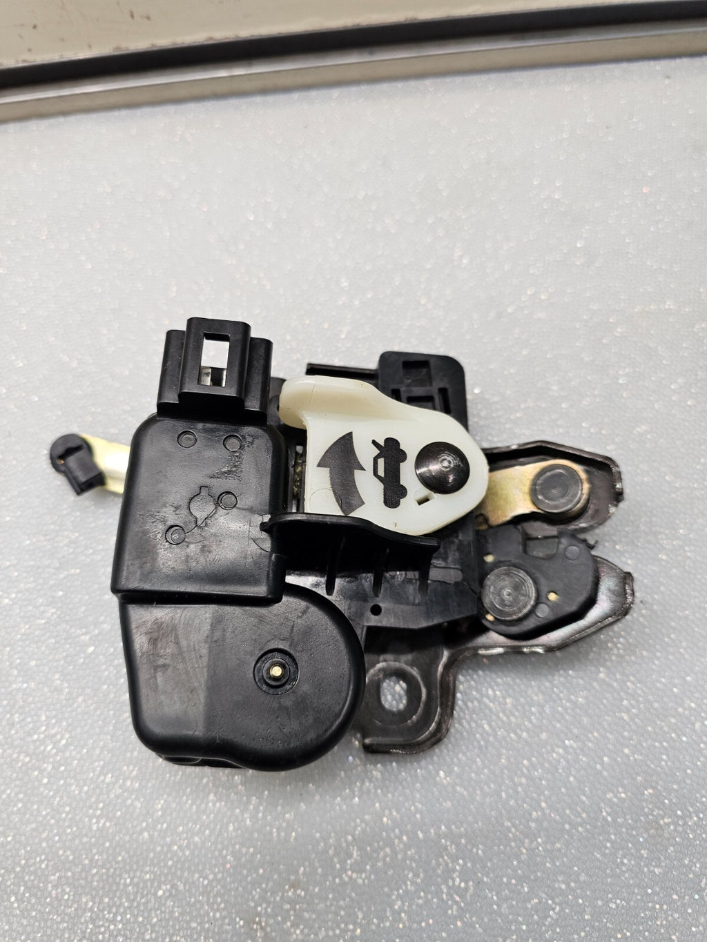 🔥2002-2006 Nissan Altima Trunk Latch Lid Lock Actuator Release OEM