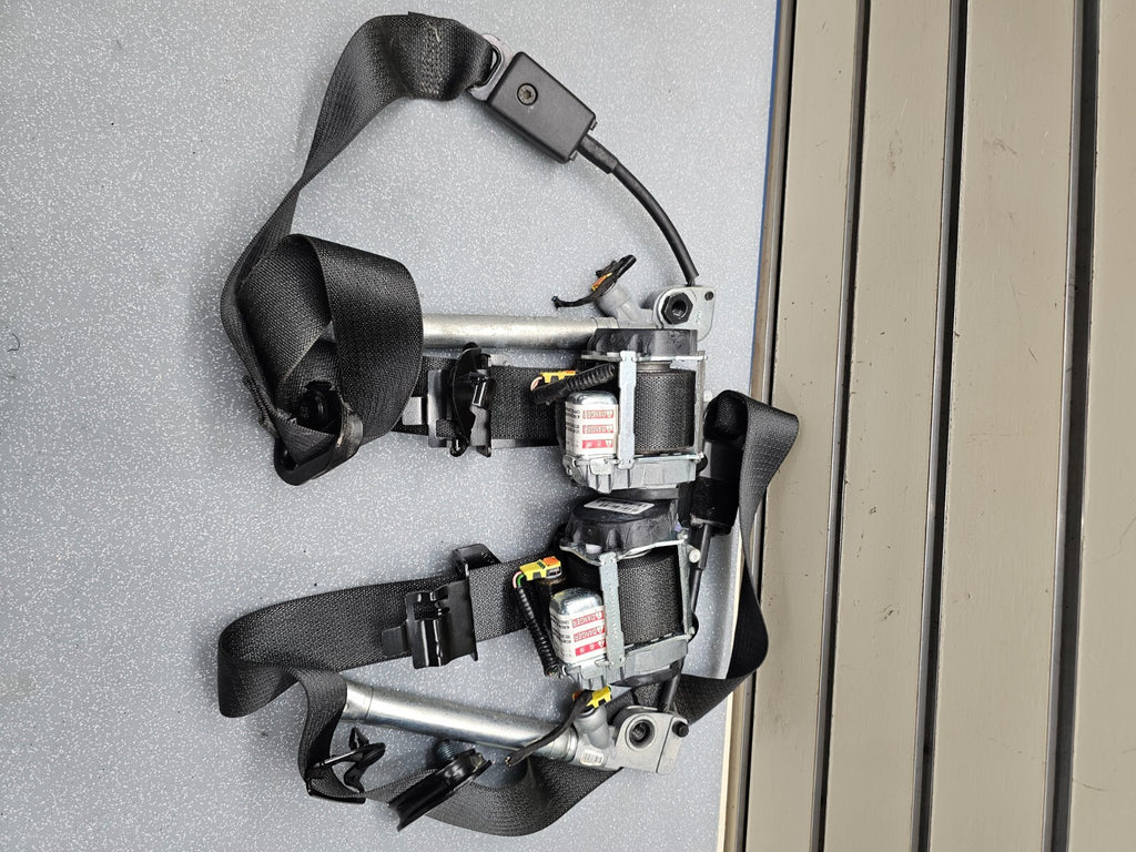 10-17 CHEVY EQUINOX TERRAIN DRIVER PASSENGER FRONT SEAT BELTS RETRACTOR ASSEMBLY