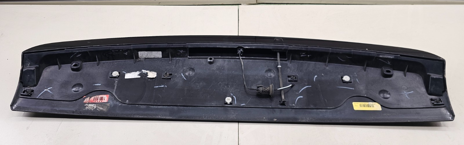 11-20 Dodge Grand Caravan Rear Upper Hatch Spoiler Wing Mount Break Light Black