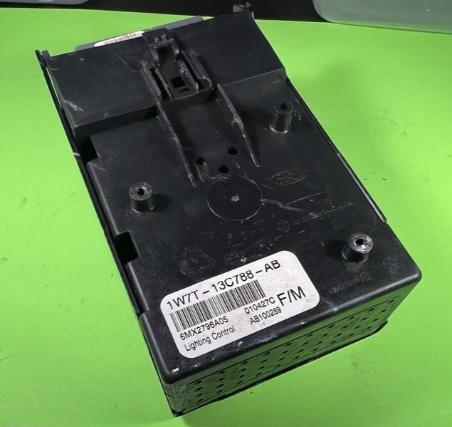 🔥2001-2004 MERCURY GRAND MARQUIS FORD CROWN VICTORIA LIGHTING CONTROL MODULE