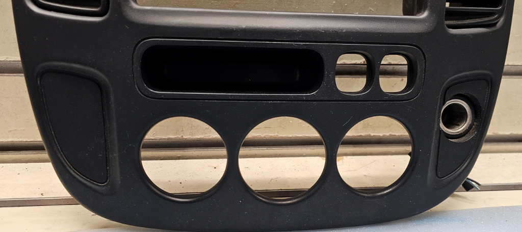🔥2001-2007 FORD ESCAPE CENTER DASH RADIO A/C CLIMATE TRIM BEZEL BLACK OEM
