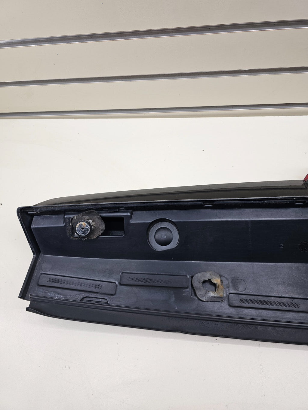 🔥07-14 CHEVY Suburban Tahoe YUKON LIFTGATE SPOILER WING THIRD BRAKE TRIM PANEL
