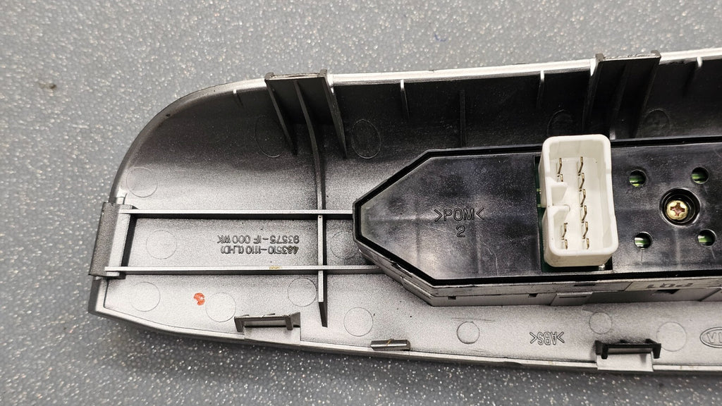 🔥05-10 Kia Sportage Front Right Passenger Window Control Switch Bezel Silver