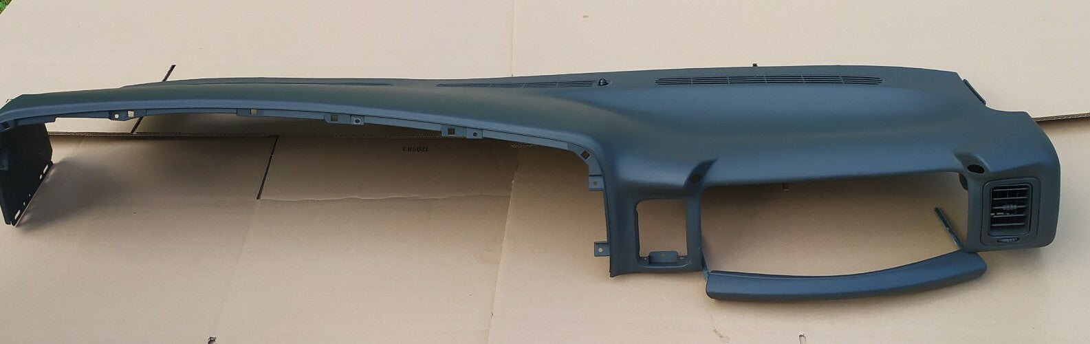 🔥99-06 SILVERADO SIERRA TAHOE Upper Cap Cover Top Dashboard Pad GRAPHITE DP1
