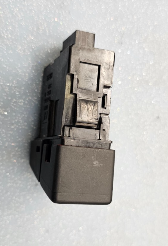 🔥07-11 Honda CR-V Emergency Hazard Flasher RH Passenger Switch Assembly Black