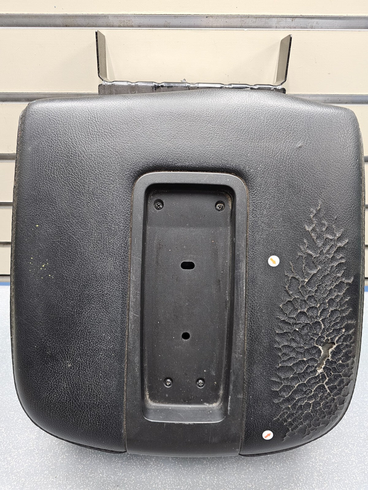 🔥07-14 Silverado Sierra Center Console Armrest Lid Leather Cover Assembly Black