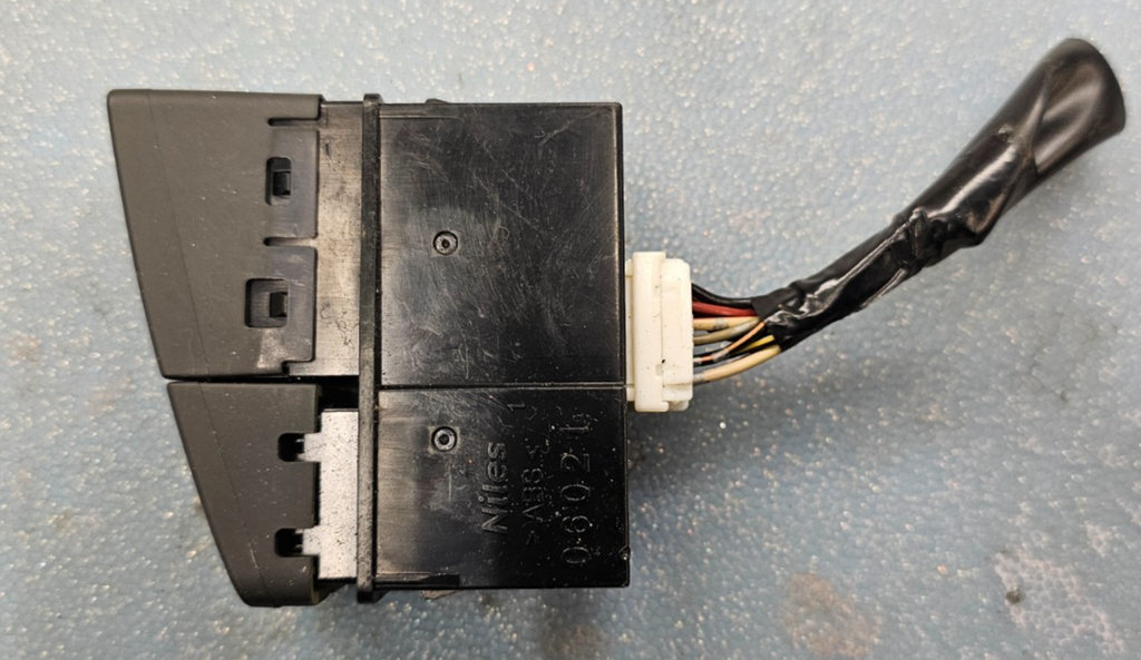 🔥10-17 Suzuki Swift Flasher Hazard Relay Warning Light Switch Assembly Black