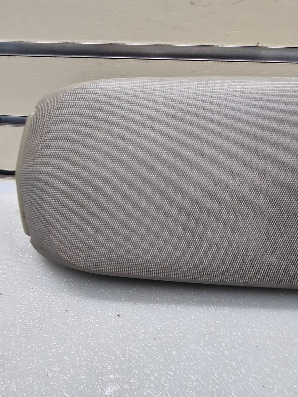 07-10 Chrysler Sebring Center Console Lid Armrest Storage Assembly Top Gray OEM