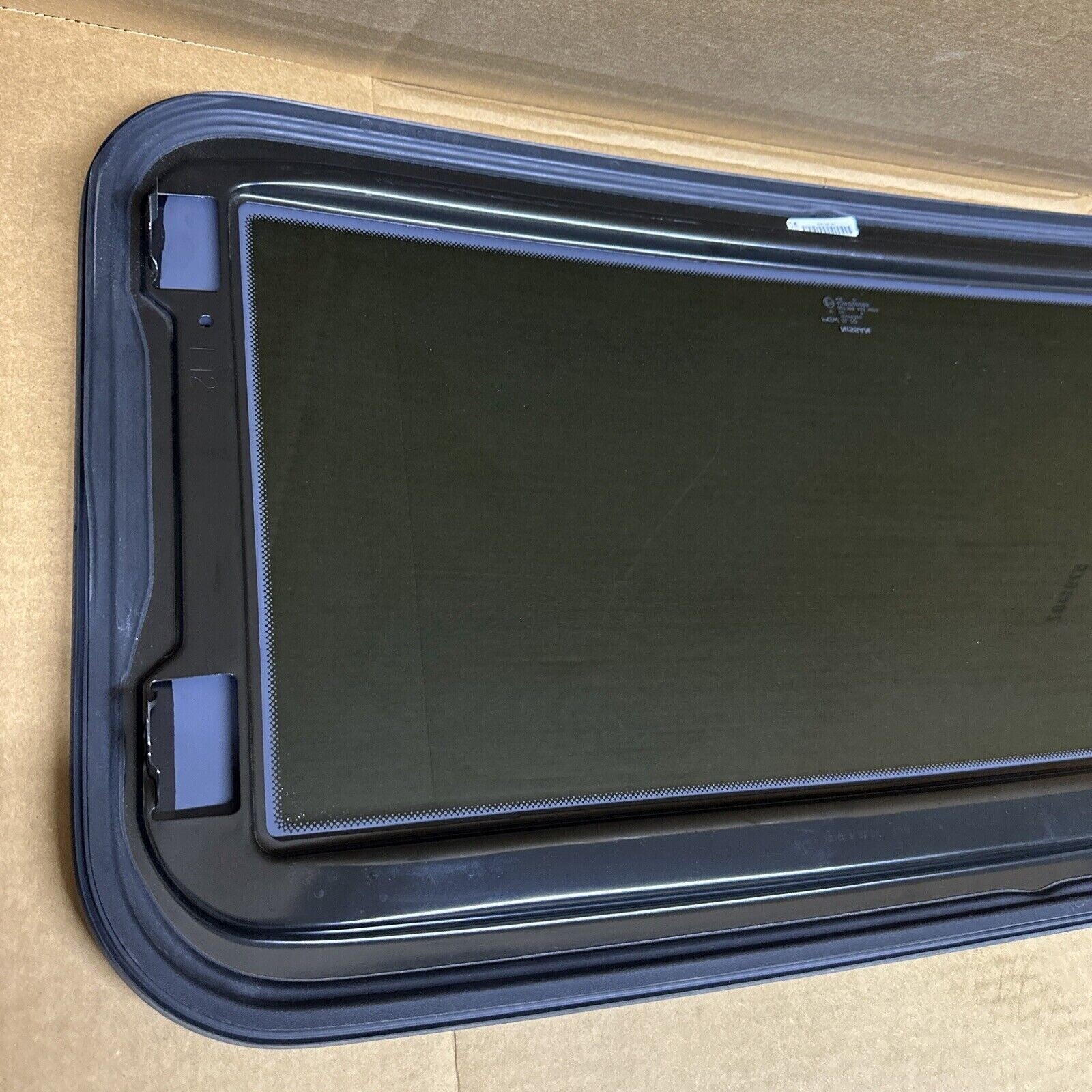 2009-2014 Nissan Maxima Single Sun Roof Moonroof Window Glass Lid Assembly Slide
