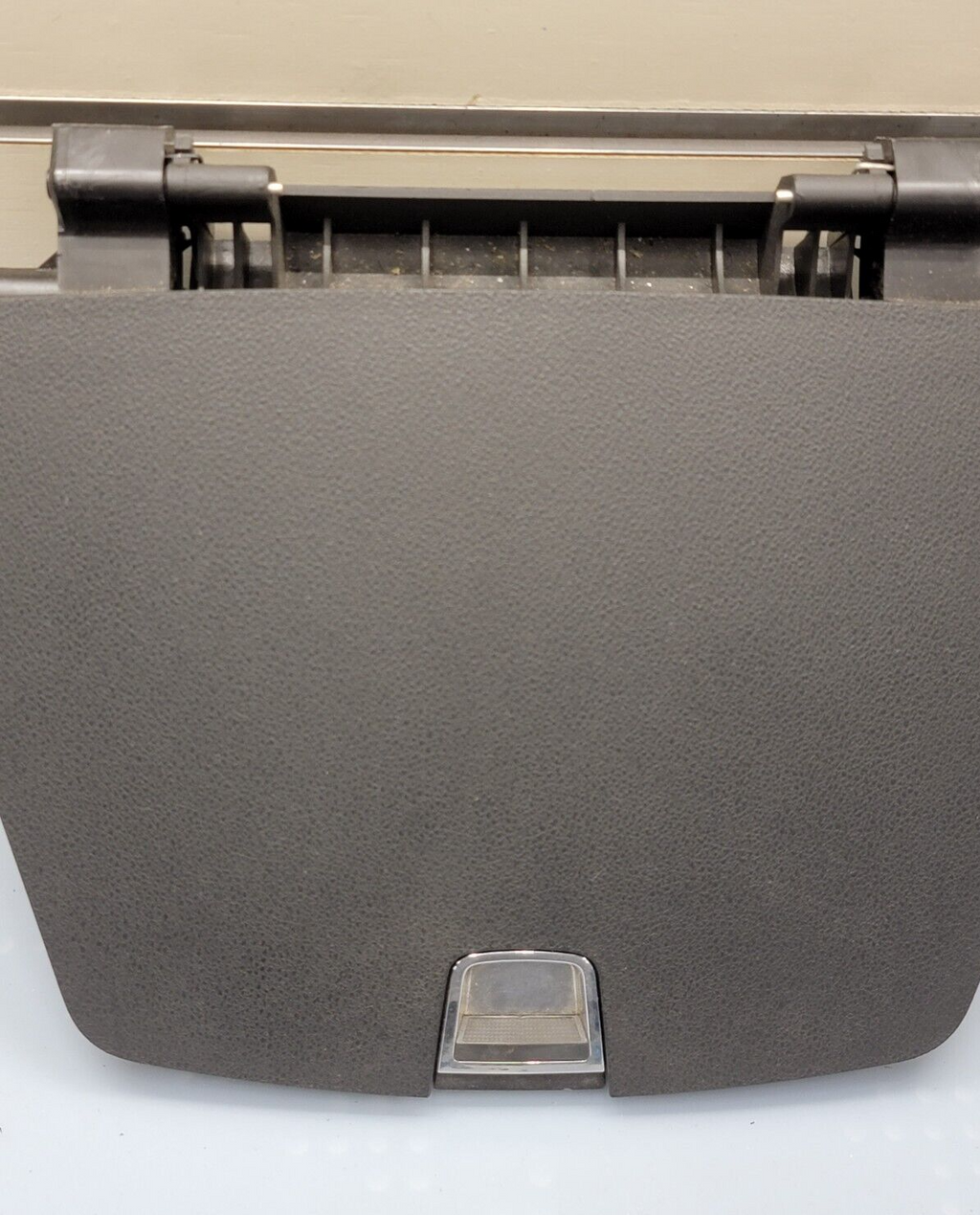 2008-2012 Chevrolet Malibu  DASH CENTER CUBBY BIN COMPARTMENT Storage Bin BLACK