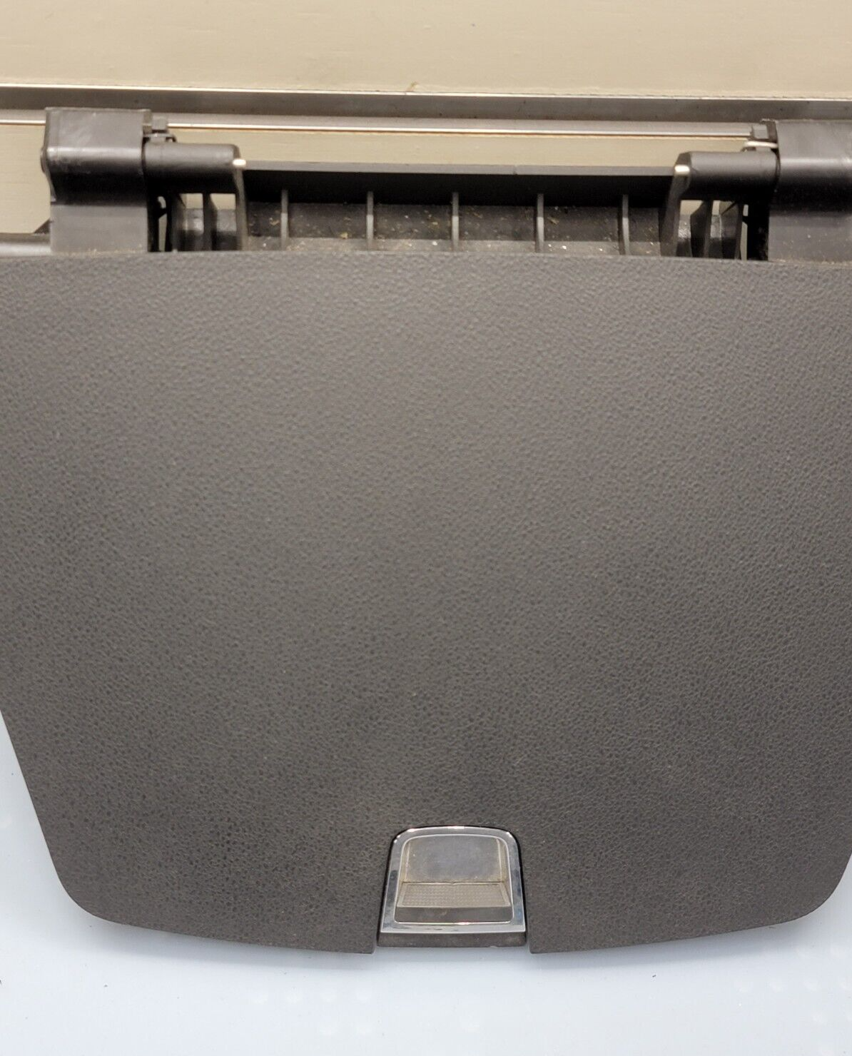 2008-2012 Chevrolet Malibu  DASH CENTER CUBBY BIN COMPARTMENT Storage Bin BLACK