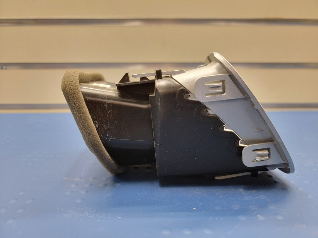 🔥10-17 CHEVROLET EQUINOX RIGHT FRONT PASSENGER DASH AC HEATER AIR VEN VT31
